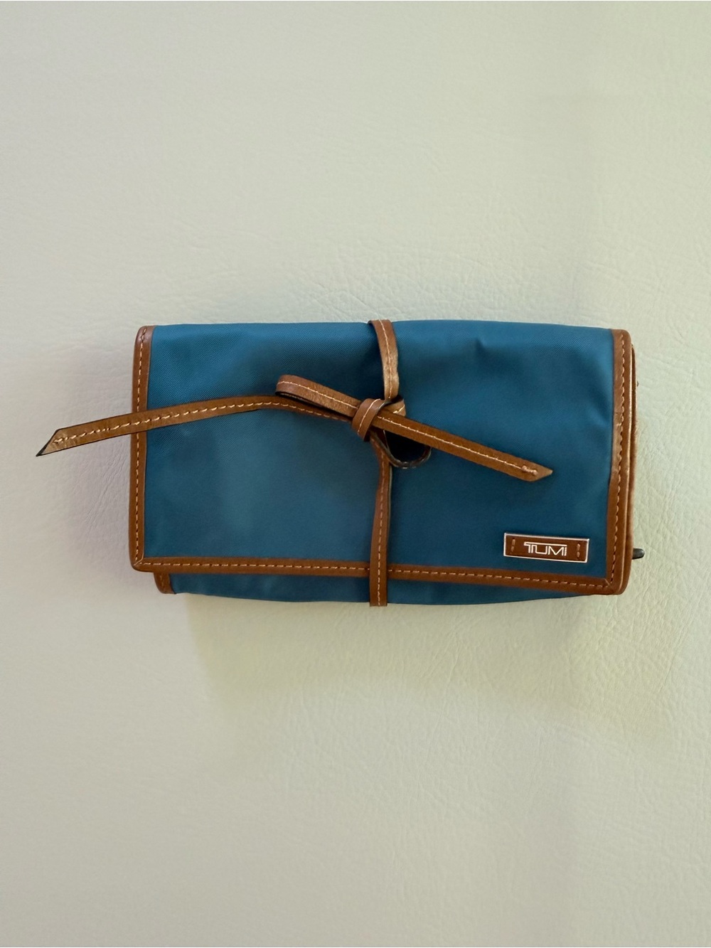TUMI Jewelry Travel Bag Blue Roll-Up Tri-Fold Style - Teal Blue & Brown Leather